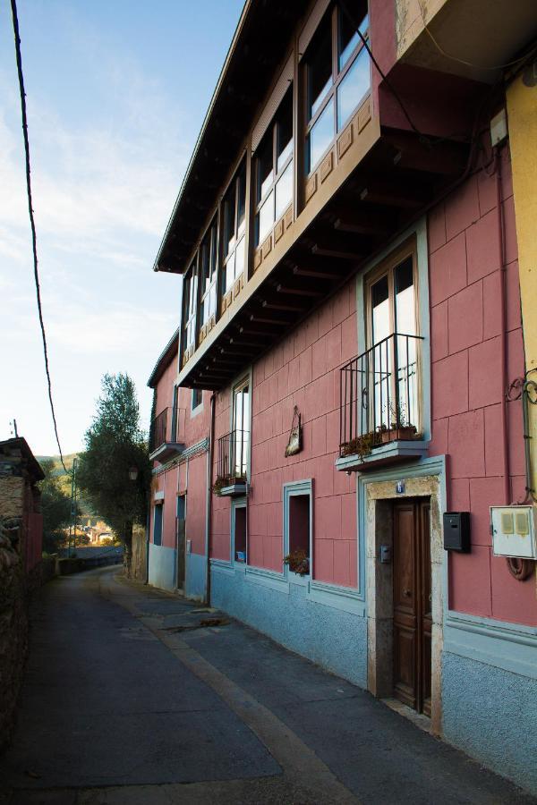 Casa Castane Pensionat Puente de Domingo Florez Exteriör bild